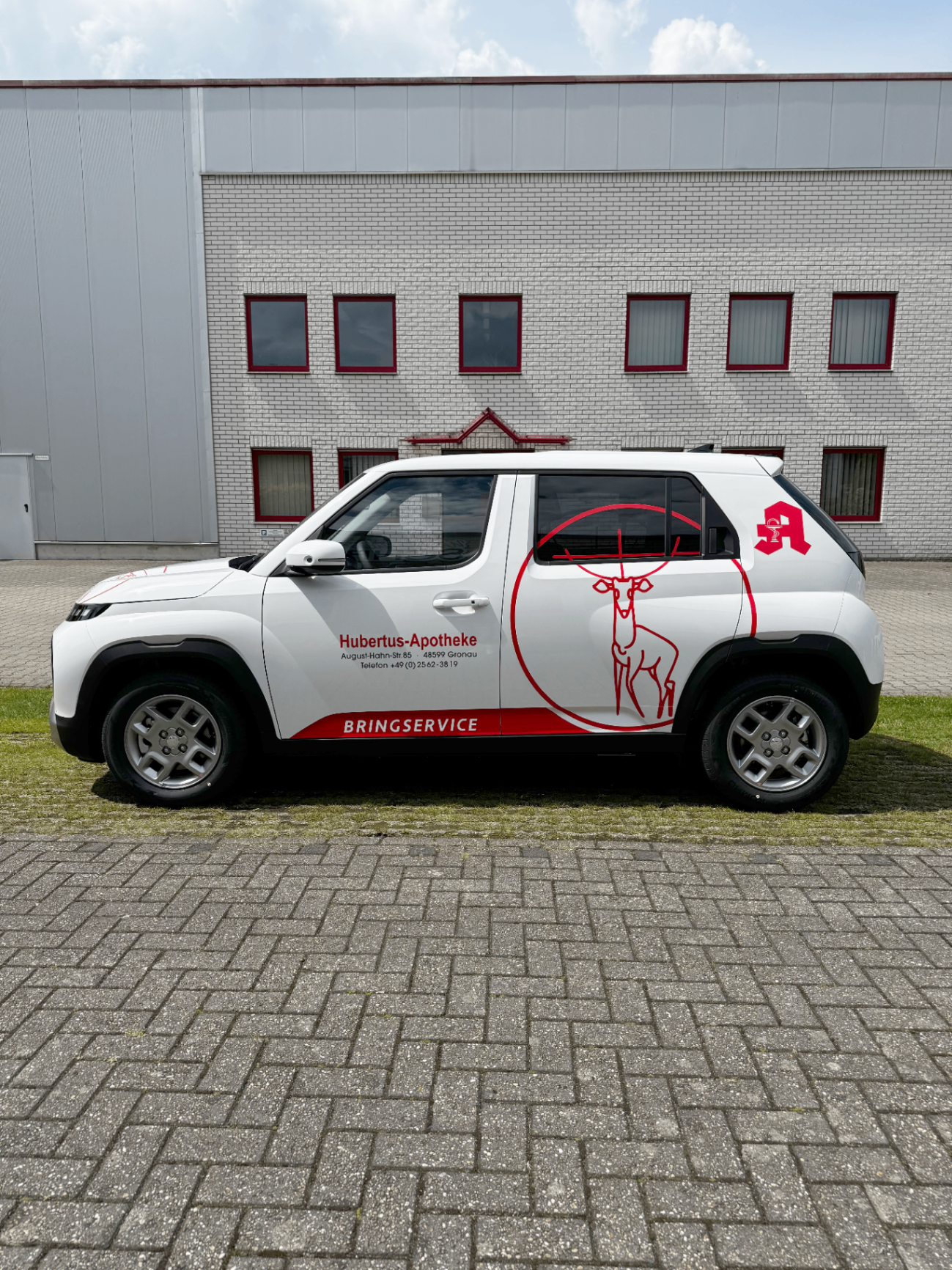 Hubertus-Apotheke Servicefahrzeug
